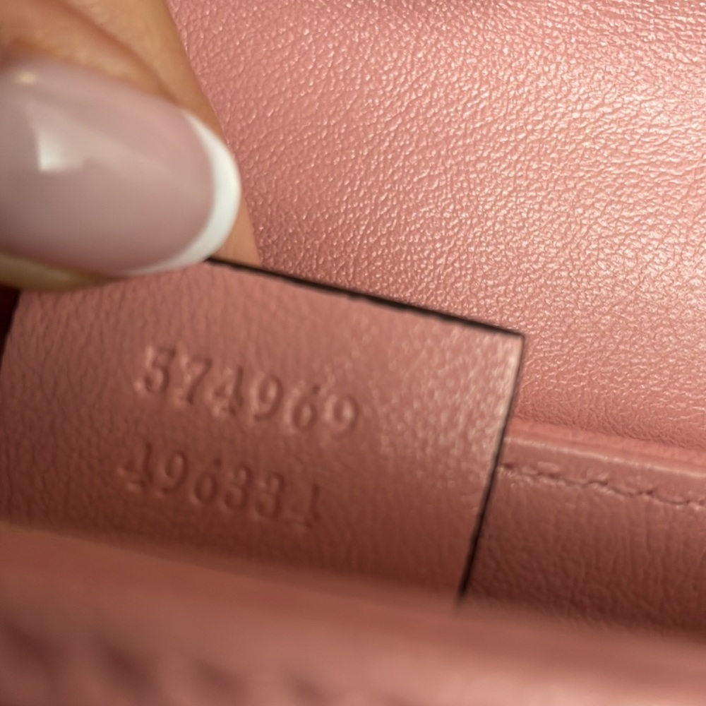 ♥️SOLD♥️AUTHENTIC GUCCI
Red & Pink Super Mini Matelassé GG Marmont Bag - Picture 15 of 17